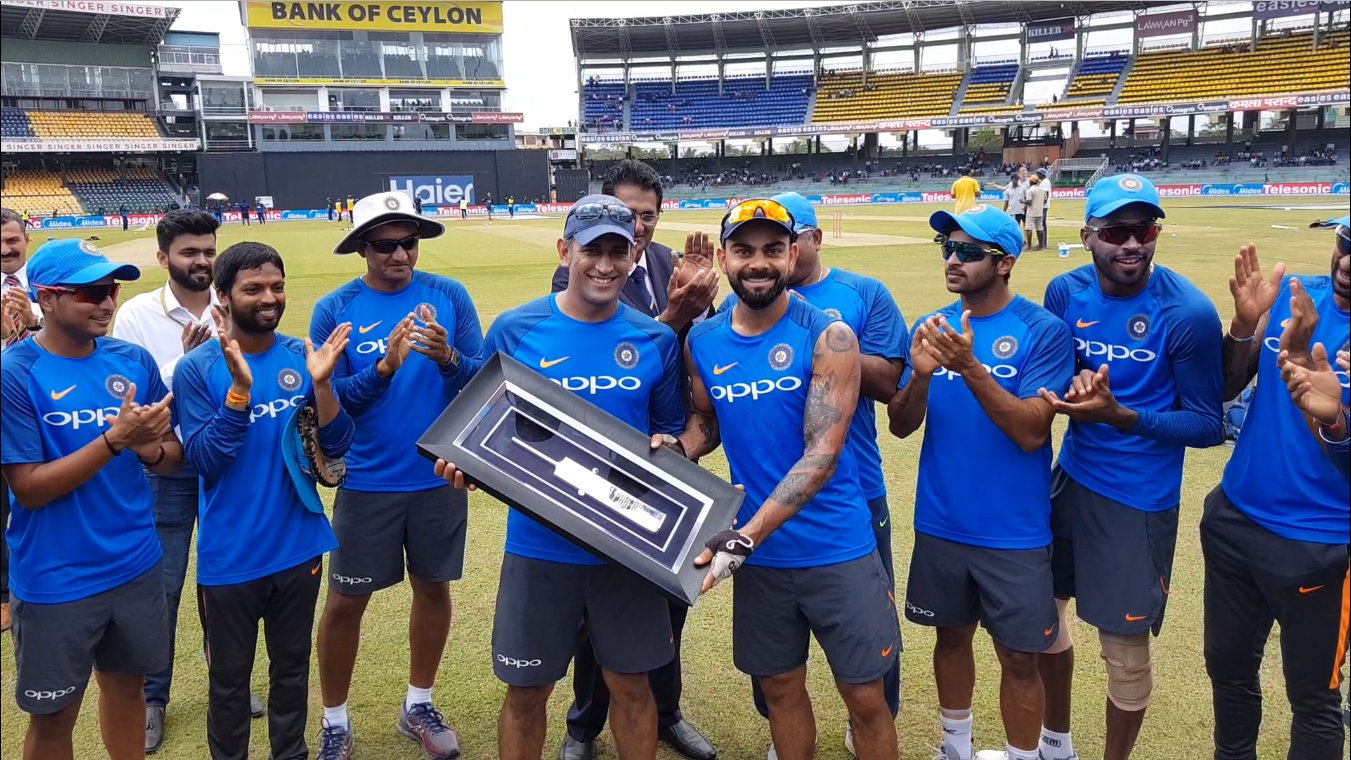 তিনশো ক্লাবে ধোনি, বিরাটের স্পেশাল শুভেচ্ছা বিশ্বজয়ী অধিনায়ককে 2