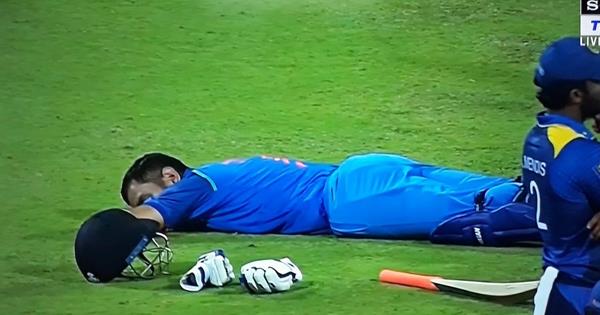 দ্বিতীয় ওয়ানডেতে যা করলেন ধোনী 2