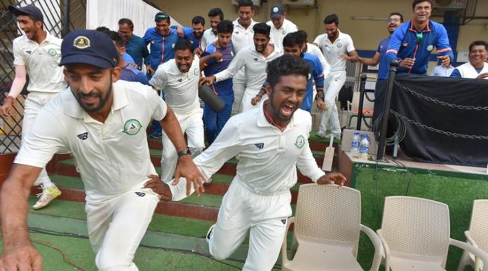 Vidarbha team wins their first Ranji Trophy রঞ্জি চ্যাম্পিয়ন দলের জন্য প্রচুর ক্যাশ টাকার পুরস্কার ঘোষণা করল বিদর্ভ ক্রিকেট অ্যাসোসিয়েশন