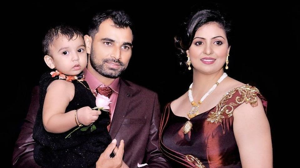 এবার বিস্ফোরণ ঘটালেন হাসিনের বড়ও মেয়ে, জানিয়ে দিলেন ‘সৎ বাবা’ শামী ভালো