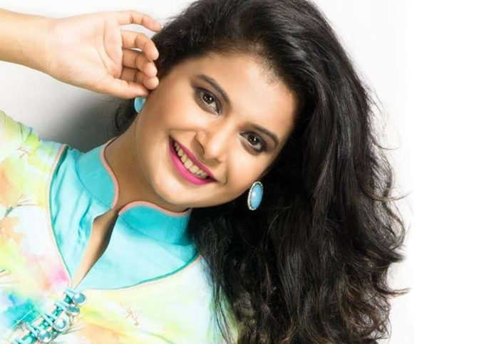 বাংলাদেশী ক্রিকেট তারকার প্রেমে মজলেন এই অভিনেত্রী 2