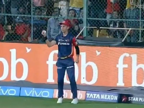 কোহলিকে হতবাক করে দুরন্ত ক্যাচ নিলেন ট্রেন্ট বোল্ট 3