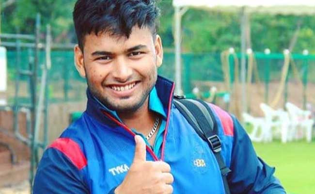 ডেনিয়্যাল ওয়াট এবং রশিদ খানের মধ্যে চলা চ্যাটের মাঝে ঢুকে এ কি বললেন ঋষভ পন্থ যে চ্যাটই ডিলিট করতে হল! 4