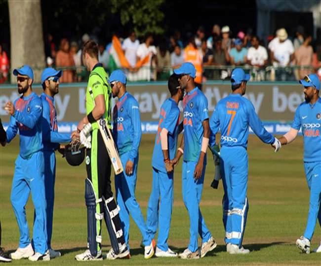 কড়া ভাষায় বীরেন্দ্র সেহবাগ জানালেন এই তারকা ক্রিকেটারকে দল থেকে বাদ দিয়ে নেওয়া হোক লোকেশ রাহুলকে 1