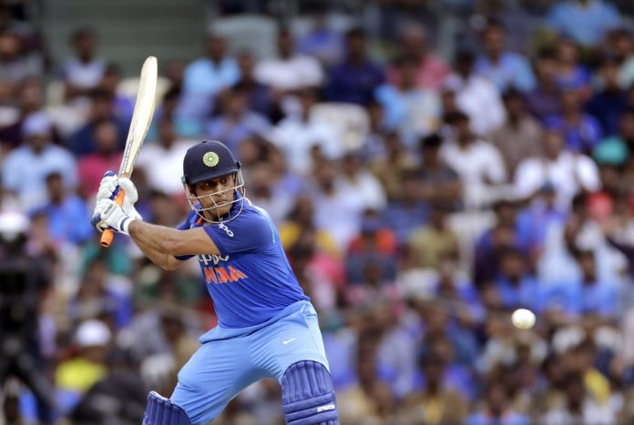 India Australia Cricket আর ৩০ রান করলেই, শচীনের ইংল্যান্ডের বিরুদ্ধে করা সবচেয়ে বড় রেকর্ড ভেঙে দেবেন ধোনি
