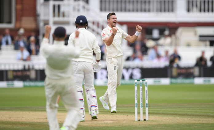 England v India: Specsavers 2nd Test - Day Four ইংল্যান্ড বনাম ভারত: টুইটার রিঅ্যাকশন: ২-০ পেছিয়ে পড়ার পর সোশ্যাল মিডিয়ায় মানুষের রাগ আছড়ে পড়ল, এই তারকাকে বাইরে বসানোর দাবী