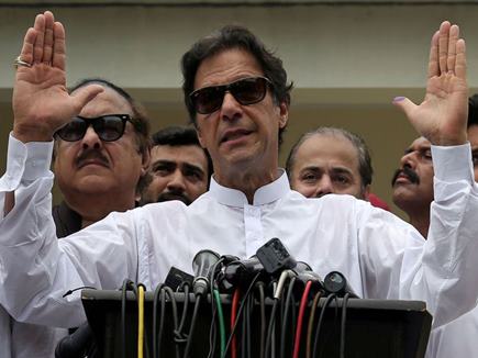 বজরঙ দল এই ভারতীয় ক্রিকেটারের মাথা কেটে আনার জন্য পাঁচ লাখ টাকা দেওয়ার কথা ঘোষণা করল 4 বজরঙ দল এই ভারতীয় ক্রিকেটারের মাথা কেটে আনার জন্য পাঁচ লাখ টাকা দেওয়ার কথা ঘোষণা করল 3