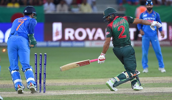 সাঙ্গাকারাকে পেছনে ফেলে ধোনি করলেন উইকেটকিপিং আরও একটি ঐতিহাসিক রেকর্ড, এখন মাত্র এই দুই প্লেয়ার রয়েছেন আগে 1