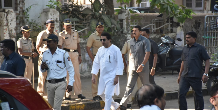 কাঁদতে কাঁদতে শচীন নিজের গুরুকে দিলেন কাঁধ, দেখেনিন সমস্ত এক্সক্লুসিভ ছবি আর ভিডিয়ো 7