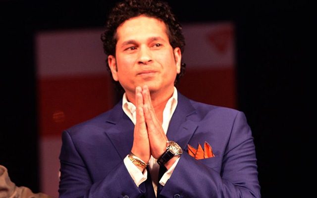 ভিডিয়ো:দেশদ্রোহী বলারপর শচীন তেন্ডুলকর প্রমান করলেন কেনও কেউ তার চেয়ে বড়ো দেশভক্ত নন