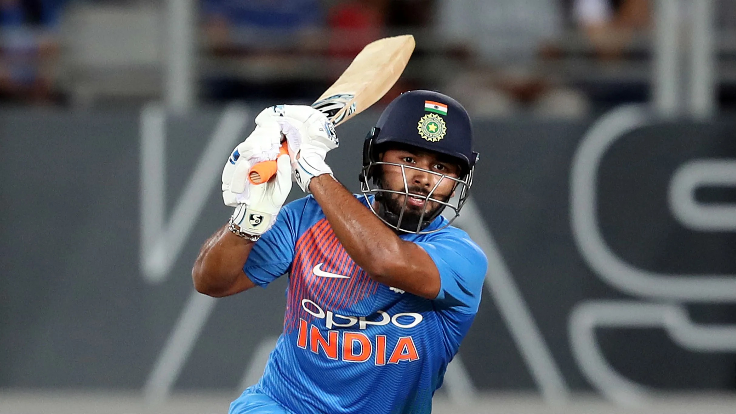 খারাপ ব্যাটিংয়ের পর এই খেলোয়াড়ের জায়গায় ঋষভ পন্থকে শামিল করার দাবী উঠল