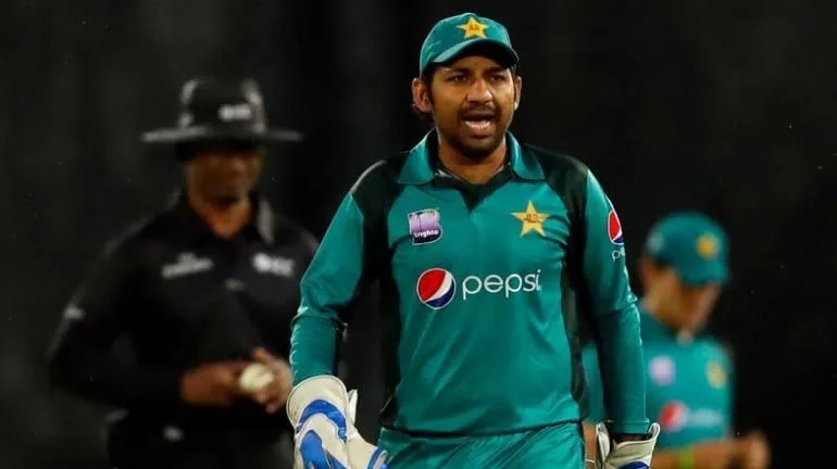 ভারতের কাছে হারের ২দিন পর এখন অধিনায়ক সরফরাজ নিজের খেলোয়াড়দের দিলেন এই হুমকি 1