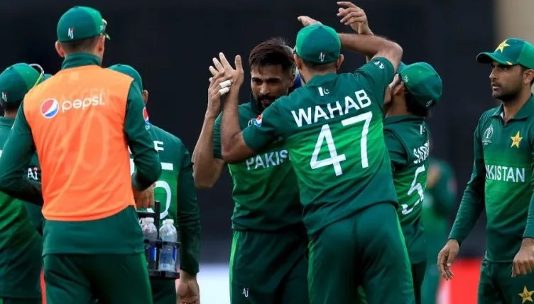 ধোনির ‘বলিদান ব্যাজ’এর উপর প্রশ্ন তোলা পাকিস্তানীদের এই অভিনেতা দিলে কড়া জবাব 2