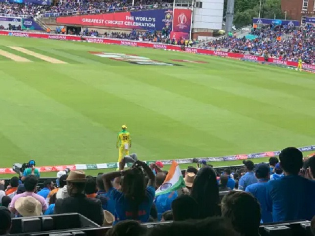 ভিডিয়ো: ভারতীয় সমর্থকরা স্মিথকে বললেন চিটার চিটার, তো কোহলি করলেন এমন কাজ 1
