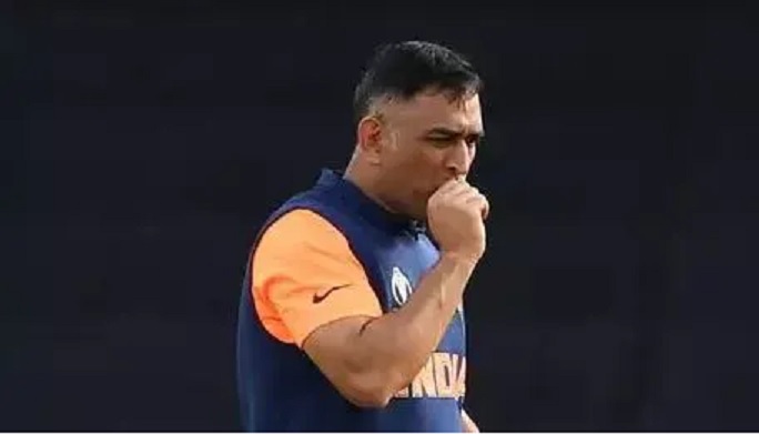 INDvsENG: বেরচ্ছিল রক্ত, তাও ইংল্যান্ডের বিরুদ্ধে ব্যাটিং করছিলেন মহেন্দ্র সিং ধোনি