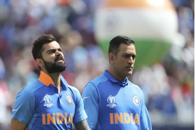ভারতীয় দলের এই খেলোয়াড় বললেন বিরাট নন ধোনি সামলান অধিনায়কের সম্পূর্ণ দায়িত্ব