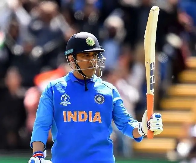 লতা মঙ্গেশকর করলেন এমএস ধোনিকে করলেন অবসর না নেওয়ার আবেদন, বললেন… 1