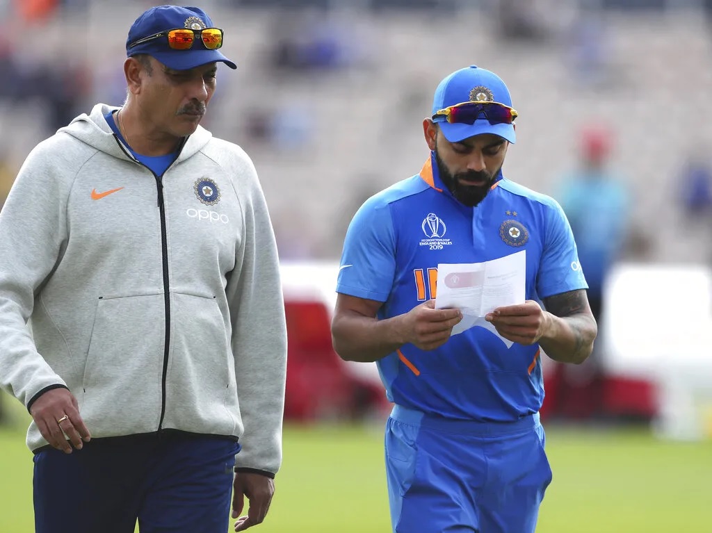 CWC19— শাস্ত্রী আর ভরত অরুণের হতে পারে টিম ইন্ডিয়া থেকে ছুটি, দলের এই খেলোয়াড়দের পছন্দ নয় এদের সঙ্গ 1