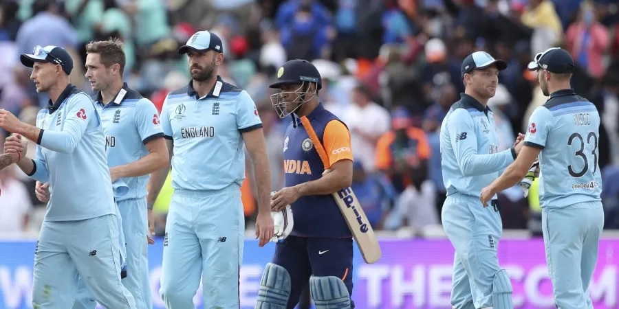 INDvsENG: বেরচ্ছিল রক্ত, তাও ইংল্যান্ডের বিরুদ্ধে ব্যাটিং করছিলেন মহেন্দ্র সিং ধোনি 1