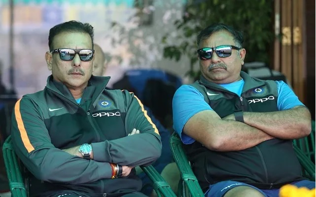 CWC19— শাস্ত্রী আর ভরত অরুণের হতে পারে টিম ইন্ডিয়া থেকে ছুটি, দলের এই খেলোয়াড়দের পছন্দ নয় এদের সঙ্গ 2
