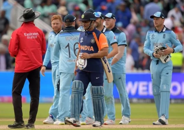 ভারতীয় দলের এই খেলোয়াড় বললেন বিরাট নন ধোনি সামলান অধিনায়কের সম্পূর্ণ দায়িত্ব 3