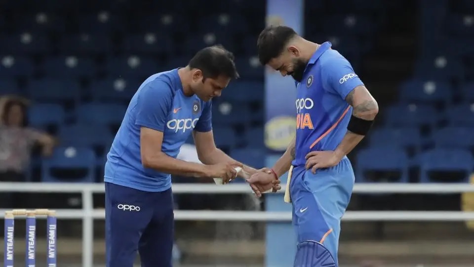 বিরাট কোহলির আঙুলে লাগল বাউন্সার, টেস্ট সিরিজে খেলা নিয়ে দিলেন এই প্রতিক্রিয়া 1