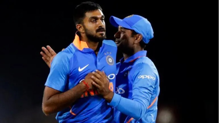 দক্ষিণ আফ্রিকা সিরিজ থেকে ছিটকে গেলেন এই ভারতীয় প্লেয়ার, এই তারকা পেলেন জায়গা 2