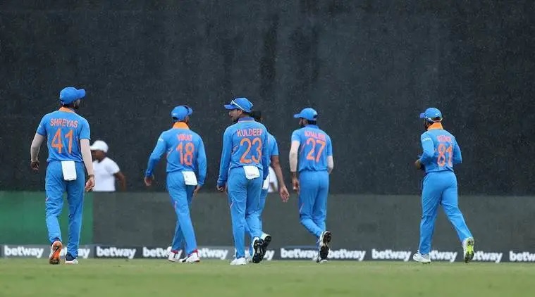 ভিডিয়ো: বৃষ্টির মাঝে ব্রেকে ক্রিস গেইলের সঙ্গে জমিয়ে নাচতে দেখা গেল বিরাট কোহলিকে 3
