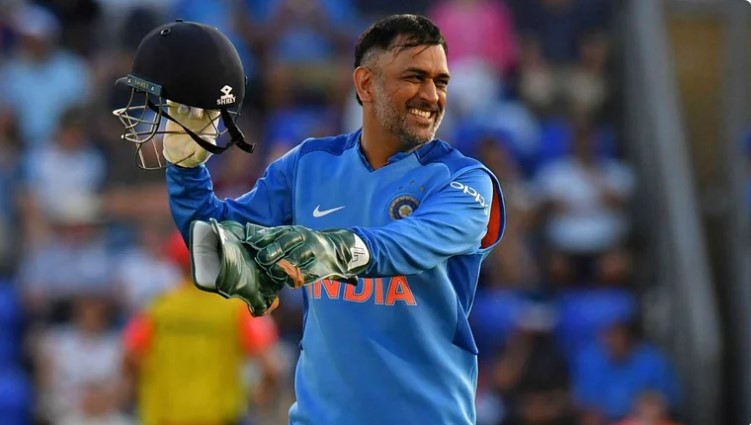 ক্রিকেট ছেড়ে এইবার অন‍্য খেলায় মজলেন ধোনি 3