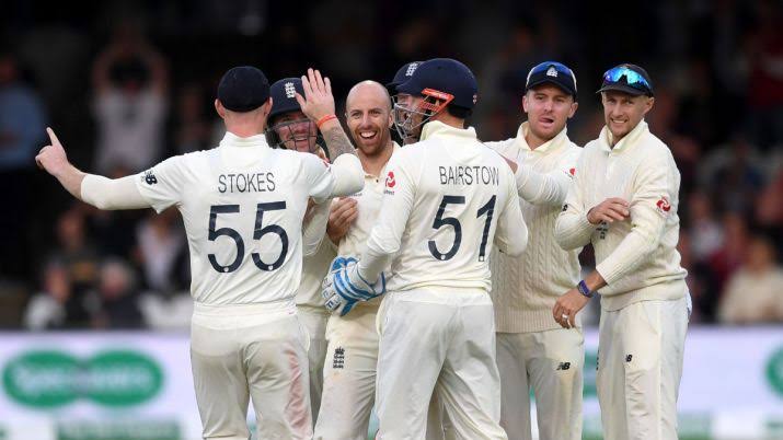 ASHES 2019 : ওল্ড ট্রাফোর্ড টেস্টে খেলছেন না ক্রিস ওক্স, দলে ঢুকলেন এই বোলার 3