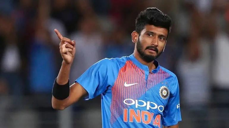 হারের পর রোহিত শর্মার খোলসা, এই কারণে খলিল আহমেদকে দিয়েছিলেন ১৯তম ওভার 1