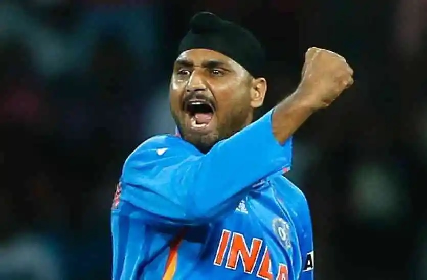 স্ত্রীর সামনে স্বীকার করলেন হরভজন সিং, শ্রীলঙ্কার গার্লফ্রেণ্ড শিখিয়েছিলেন ইংলিশ 3