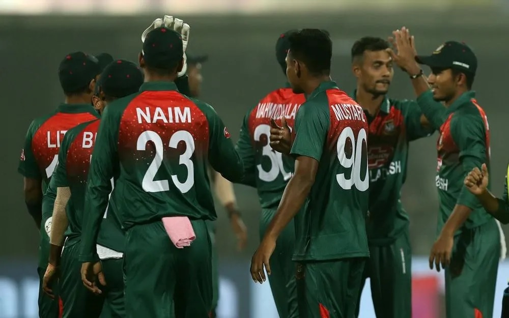 হারের পর রোহিত শর্মার খোলসা, এই কারণে খলিল আহমেদকে দিয়েছিলেন ১৯তম ওভার 2