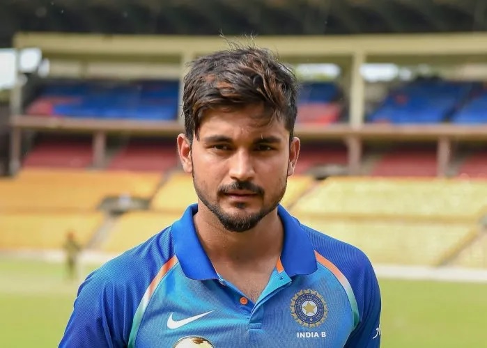 ভিডিয়ো: মনীষ পাণ্ডের বিয়েতে জমিয়ে নাচলেন যুবরাজ, পাঞ্জাবী গানে নাচের ভিডিয়ো ভাইরাল 1