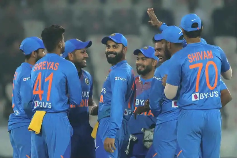 INDvsSL,2nd T-20: ৪জন খেলোয়াড় যাদের আজ বেঞ্চে রাখবেন অধিনায়ক বিরাট কোহলি