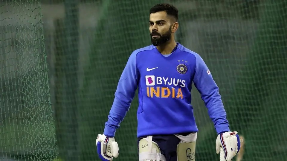 INDvsAUS: বিরাট কোহলি ১৭ রান করলেই ভেঙে দেবেন মহেন্দ্র সিং ধোনির বিশ্বরেকর্ড 1