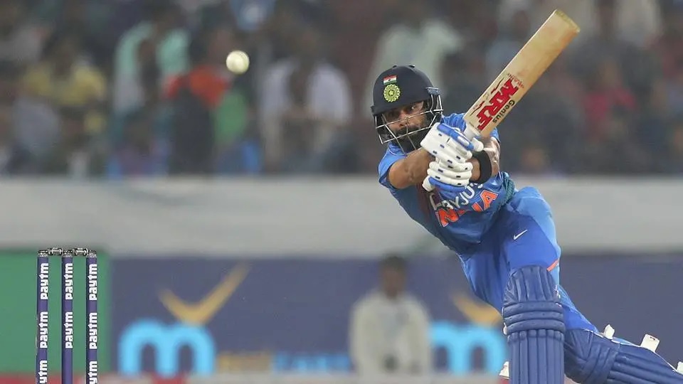 INDvsAUS: বিরাট কোহলি ১৭ রান করলেই ভেঙে দেবেন মহেন্দ্র সিং ধোনির বিশ্বরেকর্ড 2