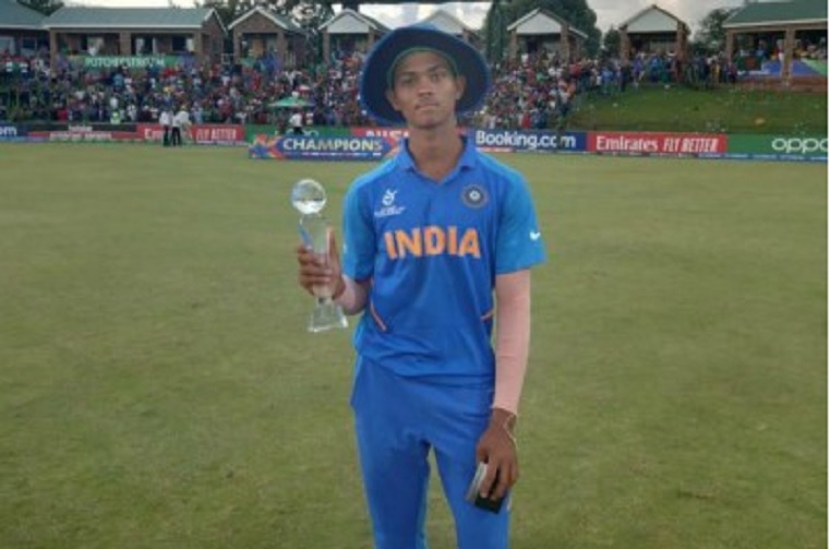 যশস্বী জয়সওয়ালের পাওয়া ম্যান অফ দ্যা টুর্নামেন্টের ট্রফি হল দু টুকরো, কোচ বললেন এই কথা 4
