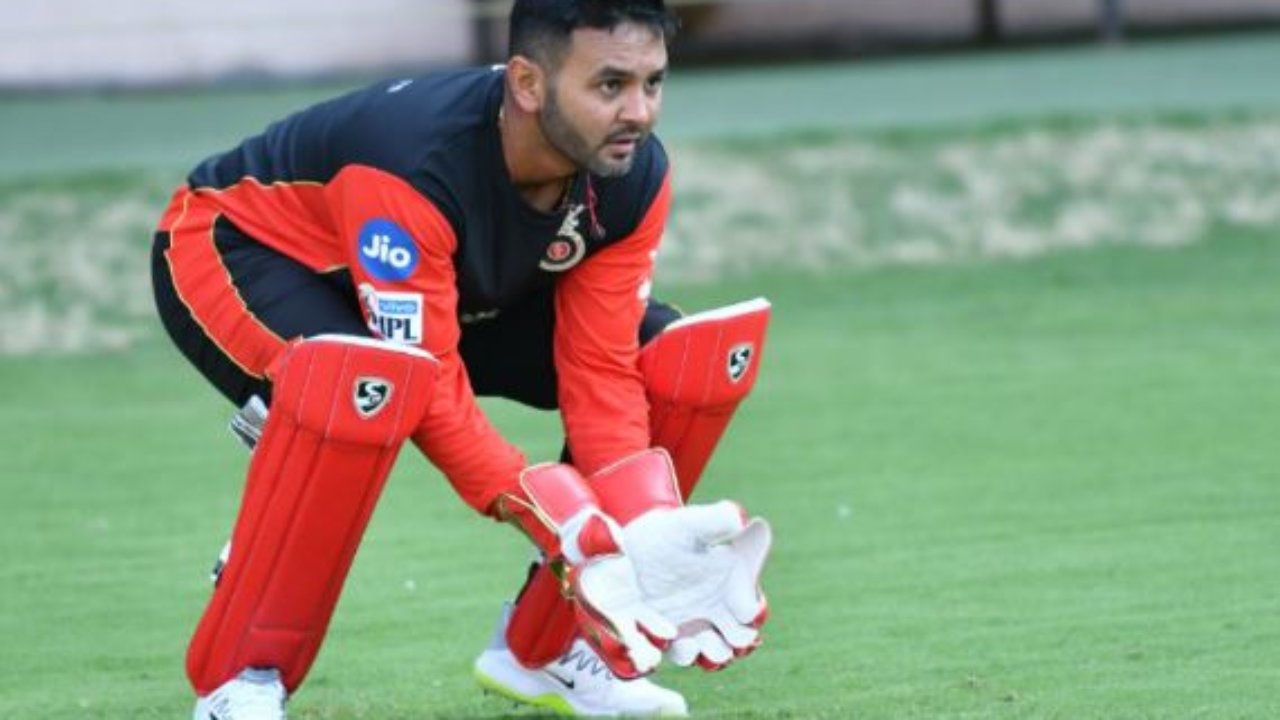 পার্থিব প্যাটেল জানালেন ৯ আঙুলে উইকেটকিপিং করার কাহিনী, কীভাবে বার করলেন উপায় 2