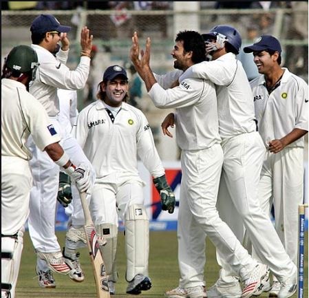 ভারতের নামে নথিভুক্ত ক্রিকেট ইতিহাসের এই ৫টি ভীষণই লজ্জাজনক রেকর্ড, জানলে মাথা হবে হেঁট 2 ভারতের নামে নথিভুক্ত ক্রিকেট ইতিহাসের এই ৫টি ভীষণই লজ্জাজনক রেকর্ড, জানলে মাথা হবে হেঁট 1