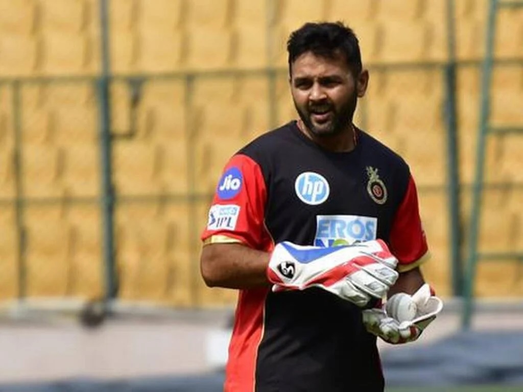 পার্থিব প্যাটেল জানালেন ৯ আঙুলে উইকেটকিপিং করার কাহিনী, কীভাবে বার করলেন উপায় 3