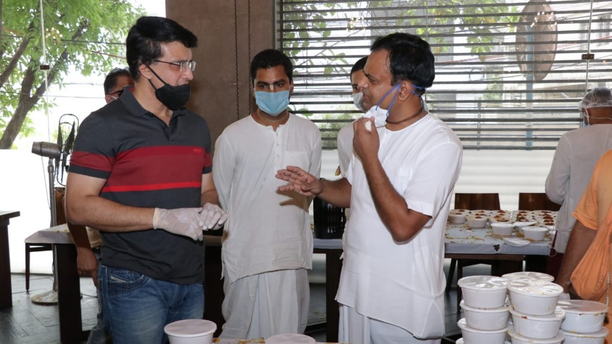 সৌরভের মানবিক মুখ, চুঁচুড়ার করোনা আক্রান্ত পরিবারের পাশে দাঁড়াতে এসডিওকে ফোন 2