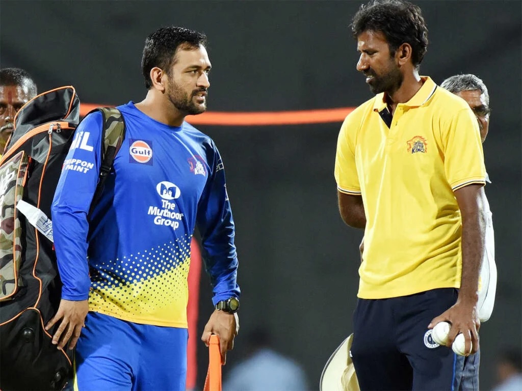 অবসরের সিদ্ধান্তের দ্রুত পরে কোচের কাছে গিয়েছিলেন ধোনি, দুজনের হয়েছিল এই কথা 5