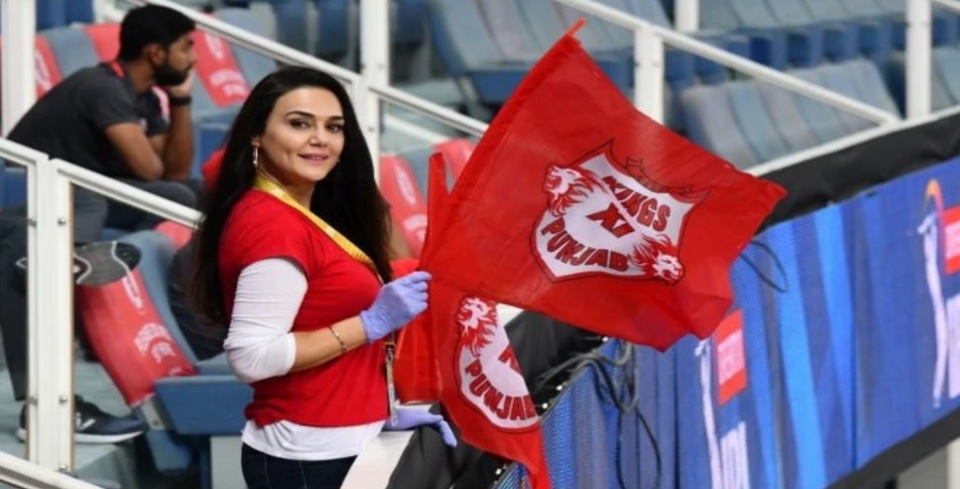 IPL 2020: পাঞ্জাবের জয়ে খুশি প্রীতি জিন্টা ভেঙেছেন ক্রিকেটের এই বড়ো নিয়ম 1