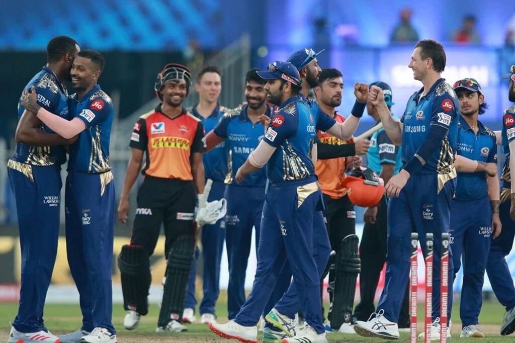 বীরেন্দ্র সেহবাগ আবারও করলেন জোরদার মজা, একে নিয়ে বললেন, ‘হামে তো আপনো নে লুটা’ 2