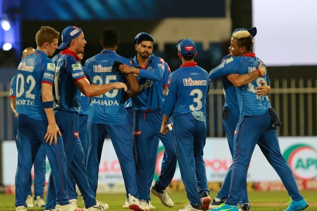 বীরেন্দ্র সেহবাগ আবারও করলেন জোরদার মজা, একে নিয়ে বললেন, ‘হামে তো আপনো নে লুটা’ 4