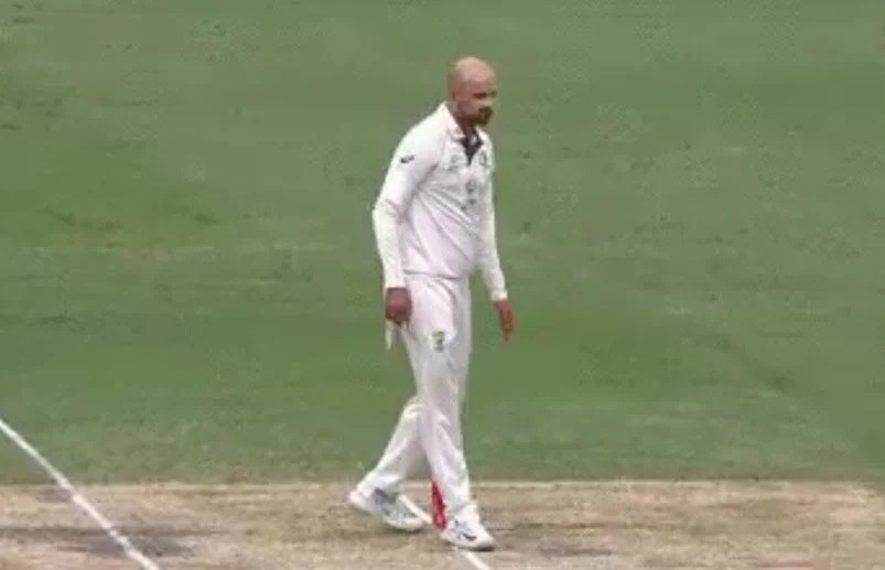 নাথান লিয়ঁ বেলসের সঙ্গে ট্যাম্পারিং, সমর্থকরা সোশ্যাল মিডিয়ায় করলেন ব্যান করার দাবী 4
