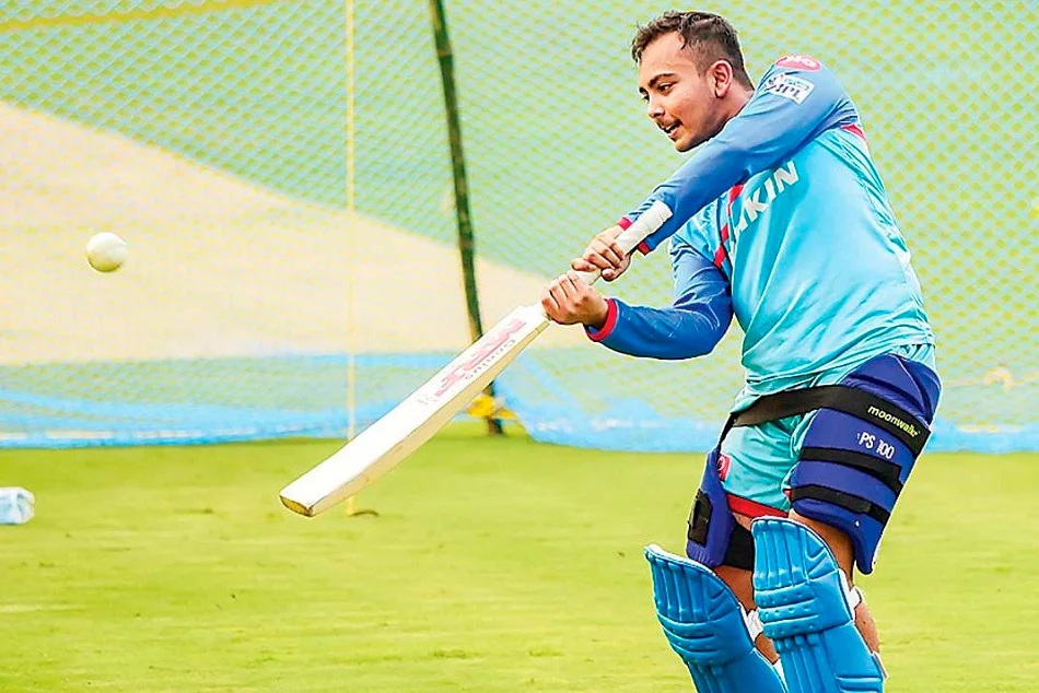 অস্ট্রেলিয়া সফরে বাদ পড়ায় হাউহাউ করে কেঁদেছিলেন পৃথ্বী শ, এই খেলোয়াড়ের কারণে করছেন সেঞ্চুরি