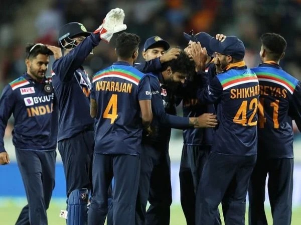 দ্বিতীয় টি-২০তে স্লো ওভার রেটের কারণে ভারতীয় দলের উপর লাগল জরিমানা, দিতে হব এত টাকা 3