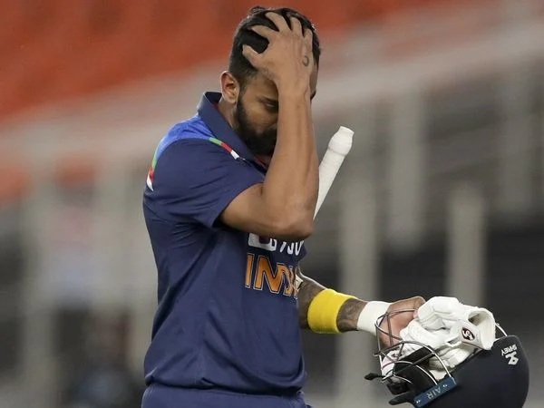 ভারতের ব্যাটিং কোচ বিক্রম রাঠোর জানালেন, রাহুল আরও সুযোগ পাবেন নাকি বাদ পড়বেন 3